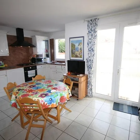 Front De Mer Apartment